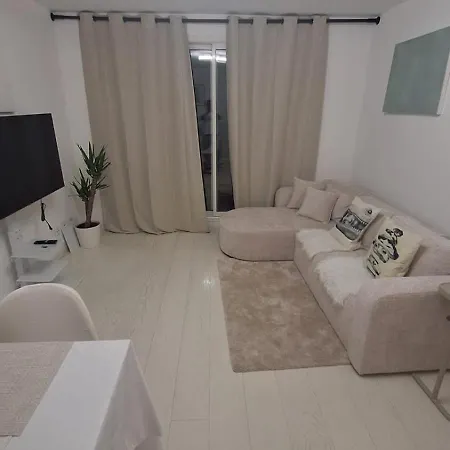 Apartment New,mountain & Sea View 3 Guests With Private Garage *